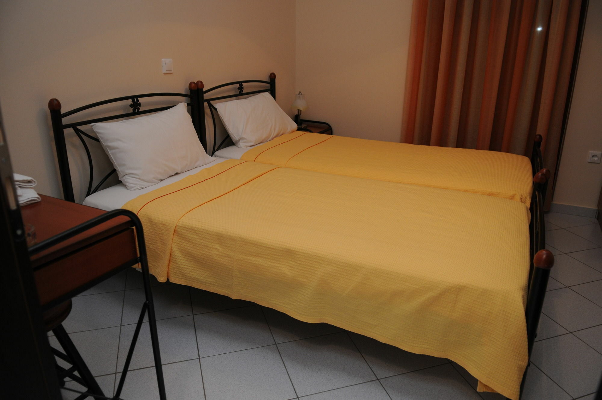 Sofia Apartments Mavrovoúnion Esterno foto