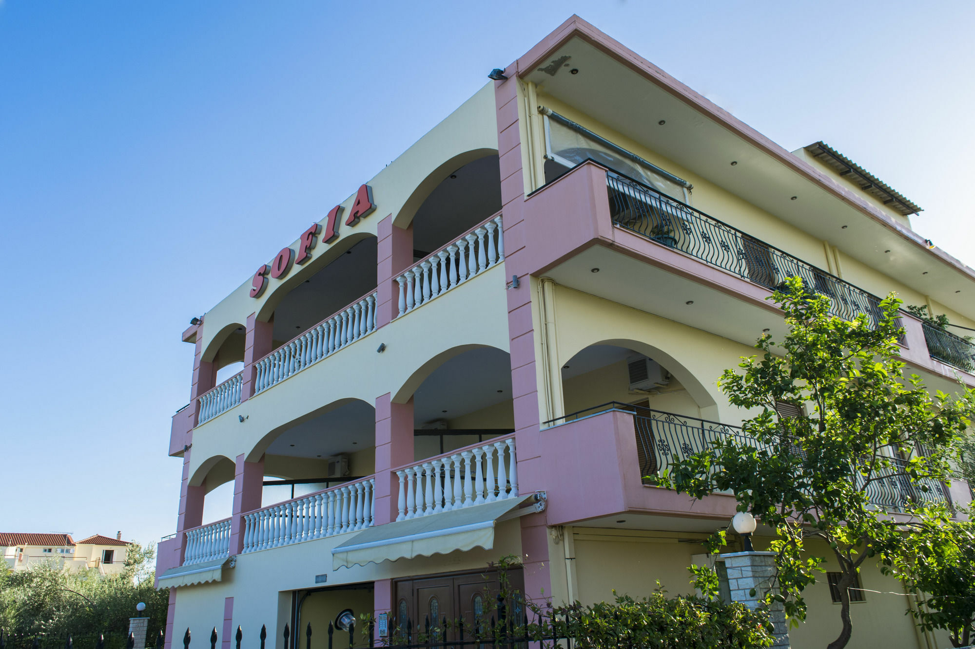 Sofia Apartments Mavrovoúnion Esterno foto